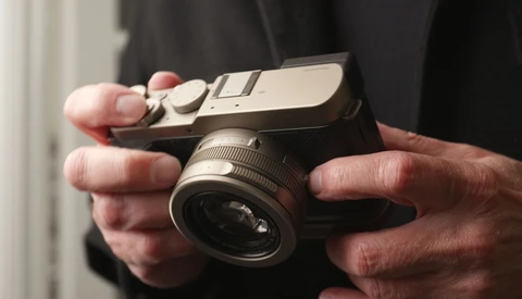 The Panasonic Lumix LX10 Might Be the Perfect Journal Camera