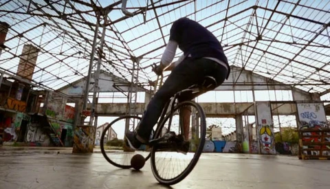 [Video] The 5d Mark III and The Jaw-Dropping, Head-Scratching Sport of Radball