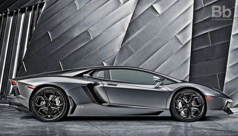 [FS Original] Shooting The Lamborghini Aventador With Blair Bunting