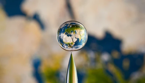 [Pics] Planets Caught Inside Of Water Drops