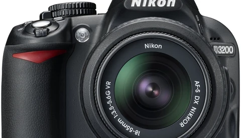 [News] Nikon D3200, WU-1a Transmitter, and 28mm 1.8G Leaked!