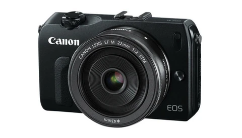 Canon Goes Small With the New Mirrorless
