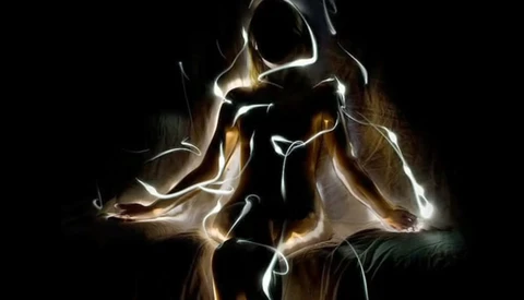 Ben Willmore Teaches Light Painting Tips For Photographers