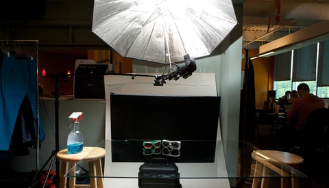 Fstoppers Lighting Diagrams:  Shooting Products on Black