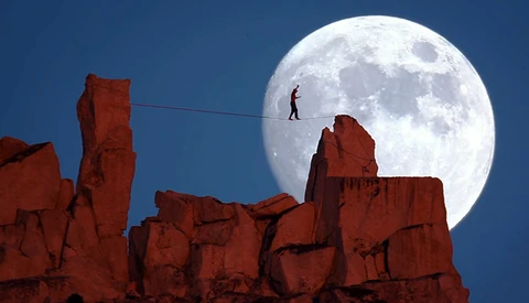 Sick Video Uses Full Moon As Backdrop During A Highline Walk