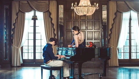 Behind the Scenes of a Jewelry Lifestyle Photo Shoot