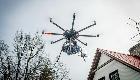 Watch Amazing 5K Aerial Footage Shot with Custom Stabilizing Gimbal