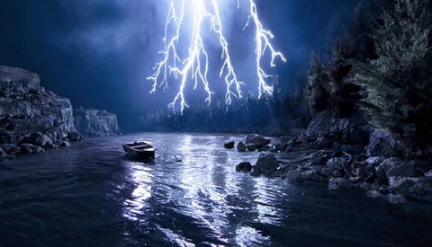 This Beautiful Lightning Storm is Really a Miniature Fake