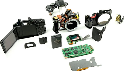 Nikon Hacker Unlocks Manual Control in LiveView for D5100