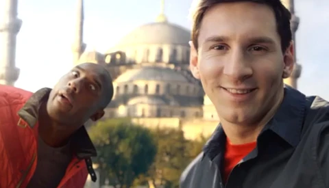 Selfie-off: Kobe Bryant Vs. Lionel Messi 