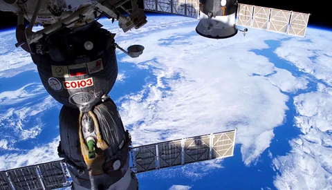 Breathtaking Time-lapse of Planet Earth From the ISS
