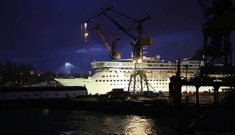 Beautifully Filmed Industrial Timelapse Shows A Cruise Ship Undergoing Substantial Renovation
