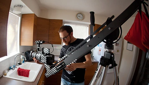 Fstoppers Review Of The Taurus Jr. Heavy Duty Jib, A ProAm Crane That's Great For Interiors