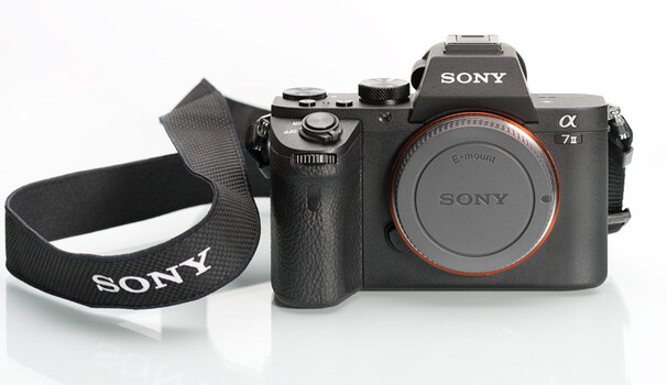 Fstoppers Reviews the Groundbreaking Sony Alpha a7II Full-Frame