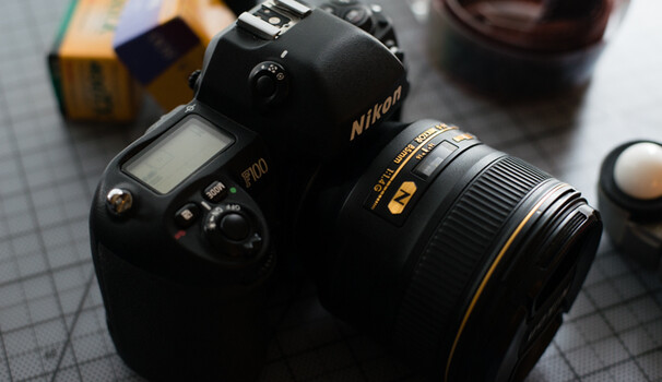 Fstoppers Reviews the Nikon F100 | Fstoppers