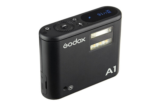 godox A1 小型フラッシュ　ディスコン　携帯app連動　カメラ同調 The Godox A1: An Off-Camera Flash System for Smartphones | Fstoppers
