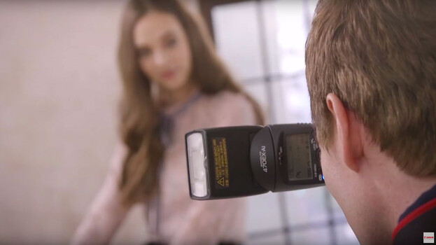 The New Canon 470EX-AI Speedlite Can Automatically Turn Its Head