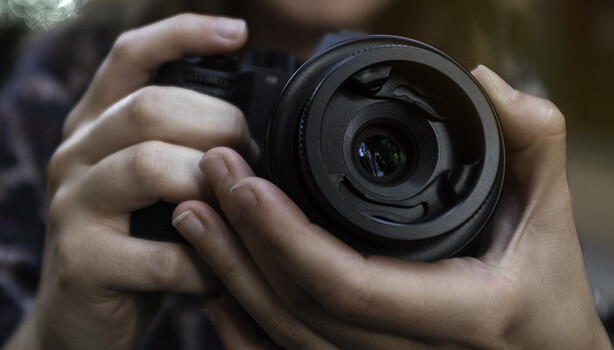 Fstoppers Reviews the Lensbaby Sol 45 f/3.5 Lens | Fstoppers