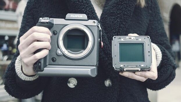 Fujifilm Pixel Shift Versus Hasselblad Multi-Shot: 400-Megapixel