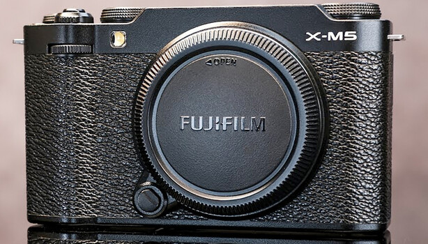 The New Fujifilm X-M5 Mirrorless Camera: Compact Size, Big