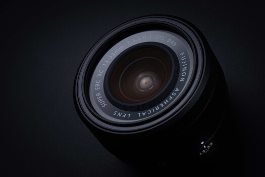 xc13-33mmf3.5-6.3_black-back_3