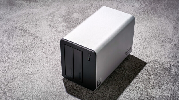 We Review the TerraMaster F2-425 Plus: An Affordable Flagship Hybrid NAS for Photographers