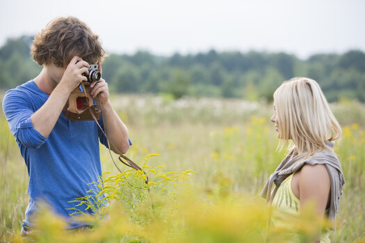 Portrait Photography for Beginners: Settings, Lenses, and Posing Basics