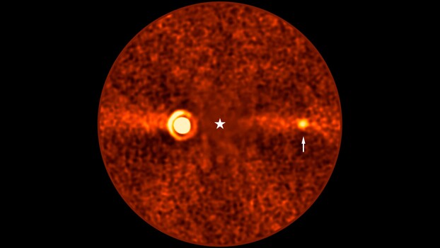 Faintest Exoplanet Found in Old Telescope Data