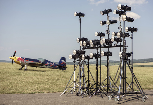 Photographer Captures Airplane in Flight With 30 Strobes | Fstoppers