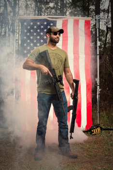 Photographs of Americans and Their Christmas Guns | Fstoppers