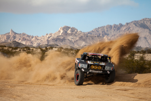 Offroad Trophy Truck throwing sand