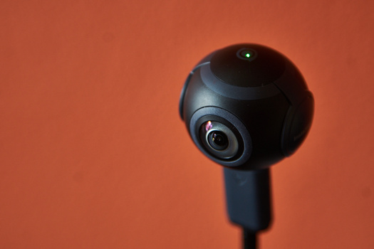 Indicator Light on top of the camera insta360 air 360 streaming facebook social media fstoppers