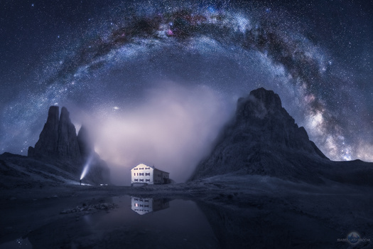 Milky Way Arch - Nightscape panorama by Isabella Tabacchi