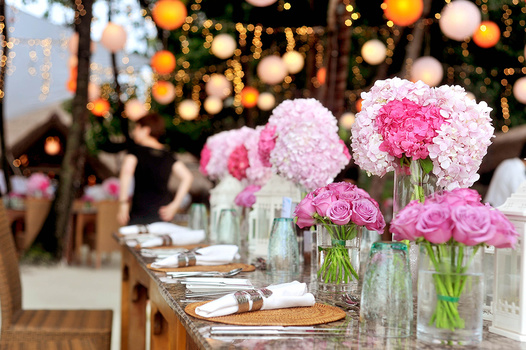 pink wedding table decor