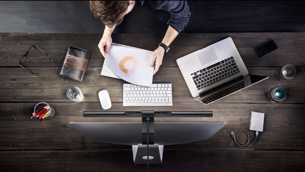 Fstoppers Reviews The Benq Screenbar E Reading Lamp Fstoppers