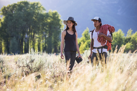 e._chai_vasarhelyi_and_jimmy_chin_on_set_of_free_solo_0.jpg