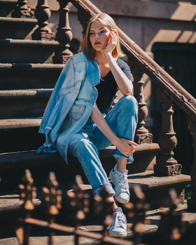How to shoot with agency models