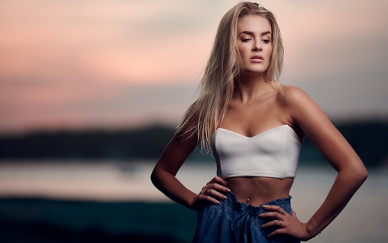 Example of exposing for the highlights and using flash. sunset-portrait-using-a-one-light-flash-setup