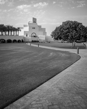 Photographing the garden of the museum of Islamic art