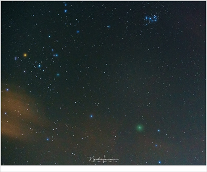 The constellation of Taurus with the Hyades and the star Aldebaran (left), and the Pleiades at the top. The greenish spot is the comet 46P/Wirtanen (Sony A7R3 + FE 2.8/70-200 @ 70mm | ISO12800 | f/2.8 | 2 sec | stack of five images)