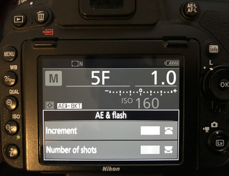 camera display showing autobracket settings