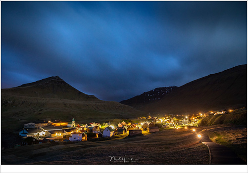 A night scene from the village of Gjøgv at the Faroër Islands. I changed my white balance to 4000K (Canon EOS 5D IV + EF16-35L @ 16mm | ISO1600 | f/5,6 | 30sec)