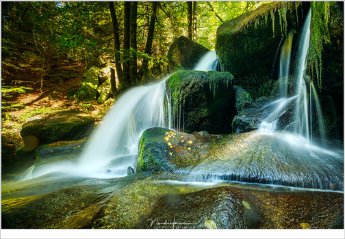 A secret, hidden valley in France, where dozens of small waterfalls can be found. Perfect for long exposure. Because it is in a forest, you often don't need a dark ND filter. (Canon EOS 5D mark IV + EF16-35L @ 16mm | ISO100 | f/10 | 1.3sec with Lee 0,9ND