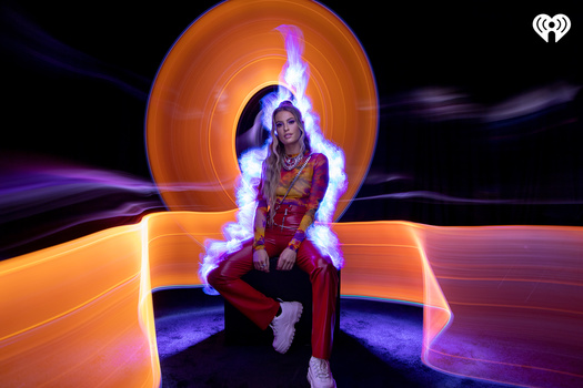 These Celebrity Light-Painting Portraits Were Photographed in a Single Take  | Fstoppers