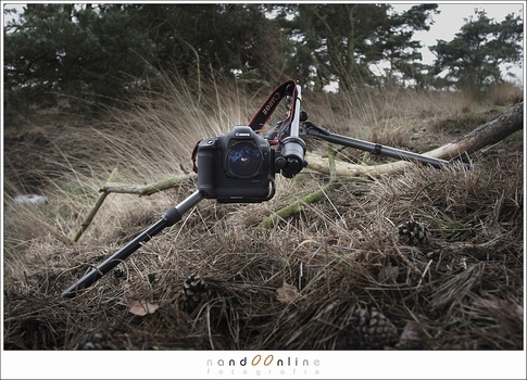 A rather unusable tripod setup, made very easy with a L-bracket. With a regular camera plate this would be much more difficult.