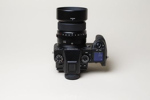 I love those dials, and the aperture ring.
