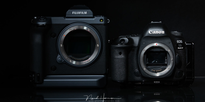 The 102 megapixel Fujifilm GFX100 next to the 31 megapixel Canon EOS 5D mark IV. If I had to choose I would grab the Canon any time. The resolution of that camera is more than enough and its price is much more reasonable.
