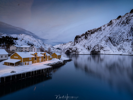 The small village of Nusfjord at Lofoten during twilight. (23mm | ISO100 | f/11 | 8s | Haida 0,9GND medium)