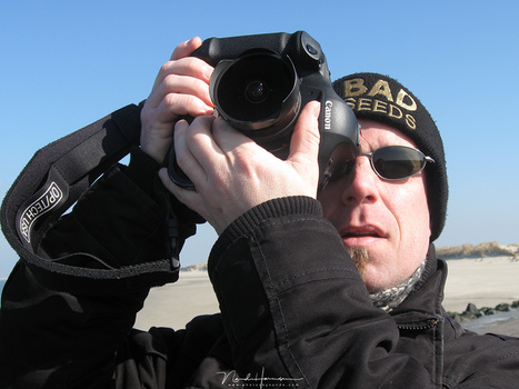 Look at me, shooting with a fish-eye lens. It was fun, but I got tired of the distorion very quickly (photo by Hetwie (http://www.hetwie.nl))