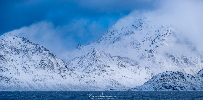 The winds of the Polar Low over Haukland beach (250mm, ISO200, f/5.6, 1/500s, Haida CPL, handheld)